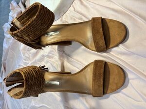 BCBG Like New Brown Heels